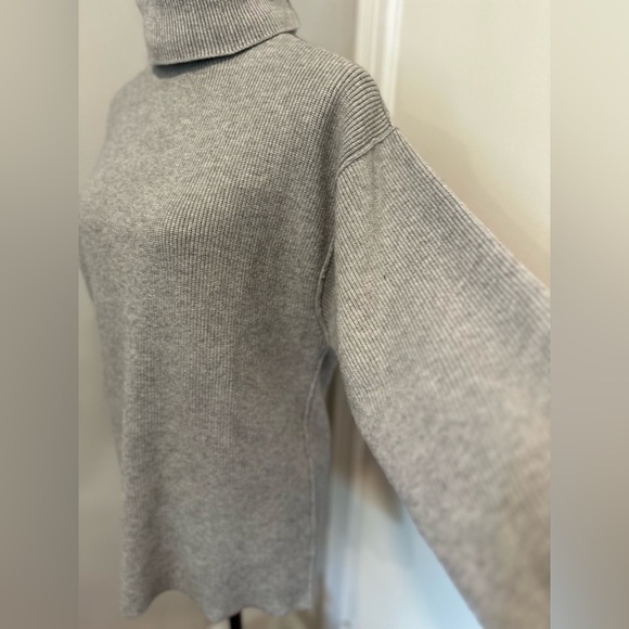 Free People XS Grey Oversized Turtleneck Knit Sweater Tunic Pullover Casual. - Picture 13 of 13